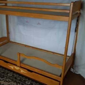 Двухярусная кровать новая из дерева ольха.