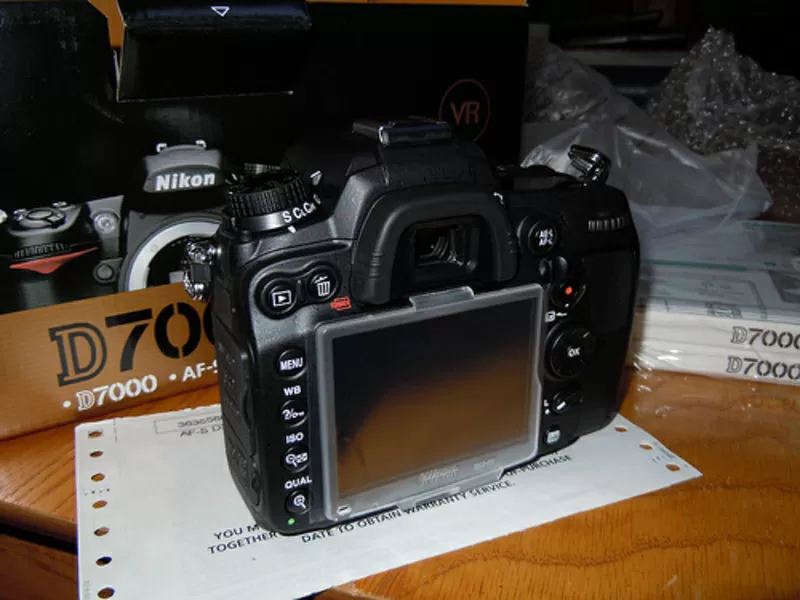 Nikon D7000 DSLR с 3 