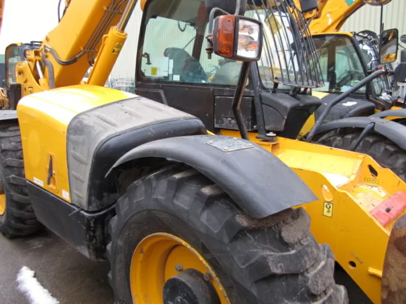 Телескопический погрузчик JCB 540-140 2