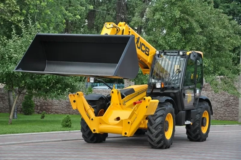 Дизельный погрузчик  JCB 535/125  2