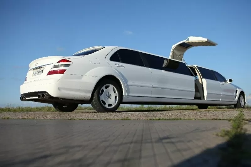 Mercedes W221 AMG аренда лимузина в Житомире 2