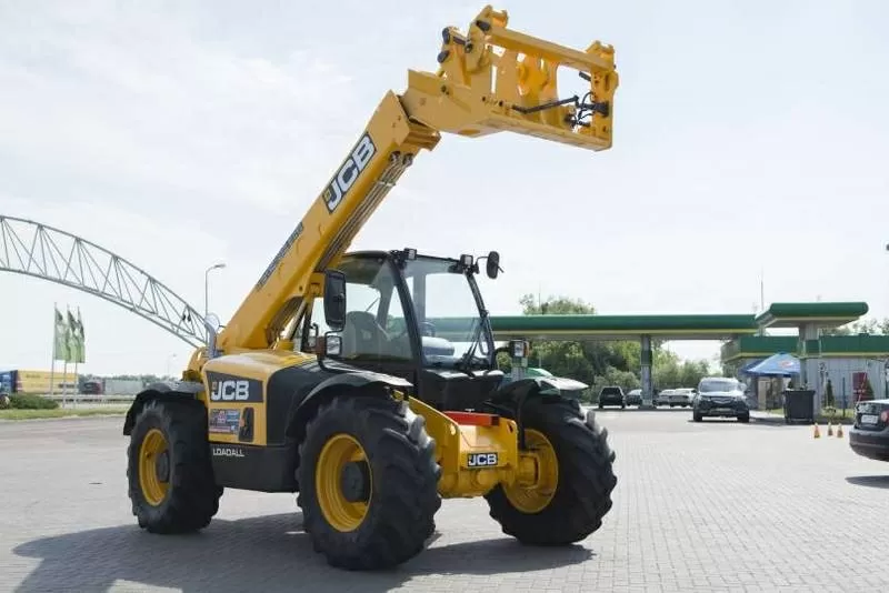  Телескопический погрузчик б / у JCB (AGRI) 531-70