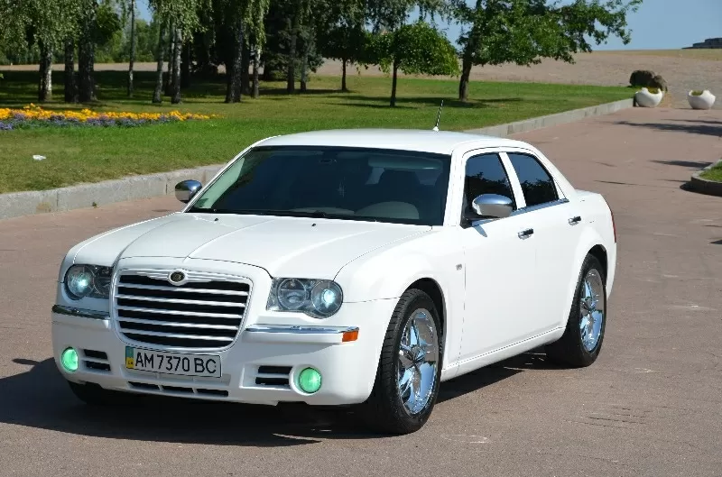 Прокат свадебного автомобиля chrysler 300c в Житомире  4