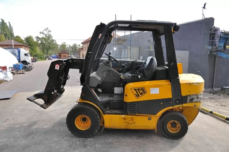 Телескопический погрузчик  JCB TLT 30